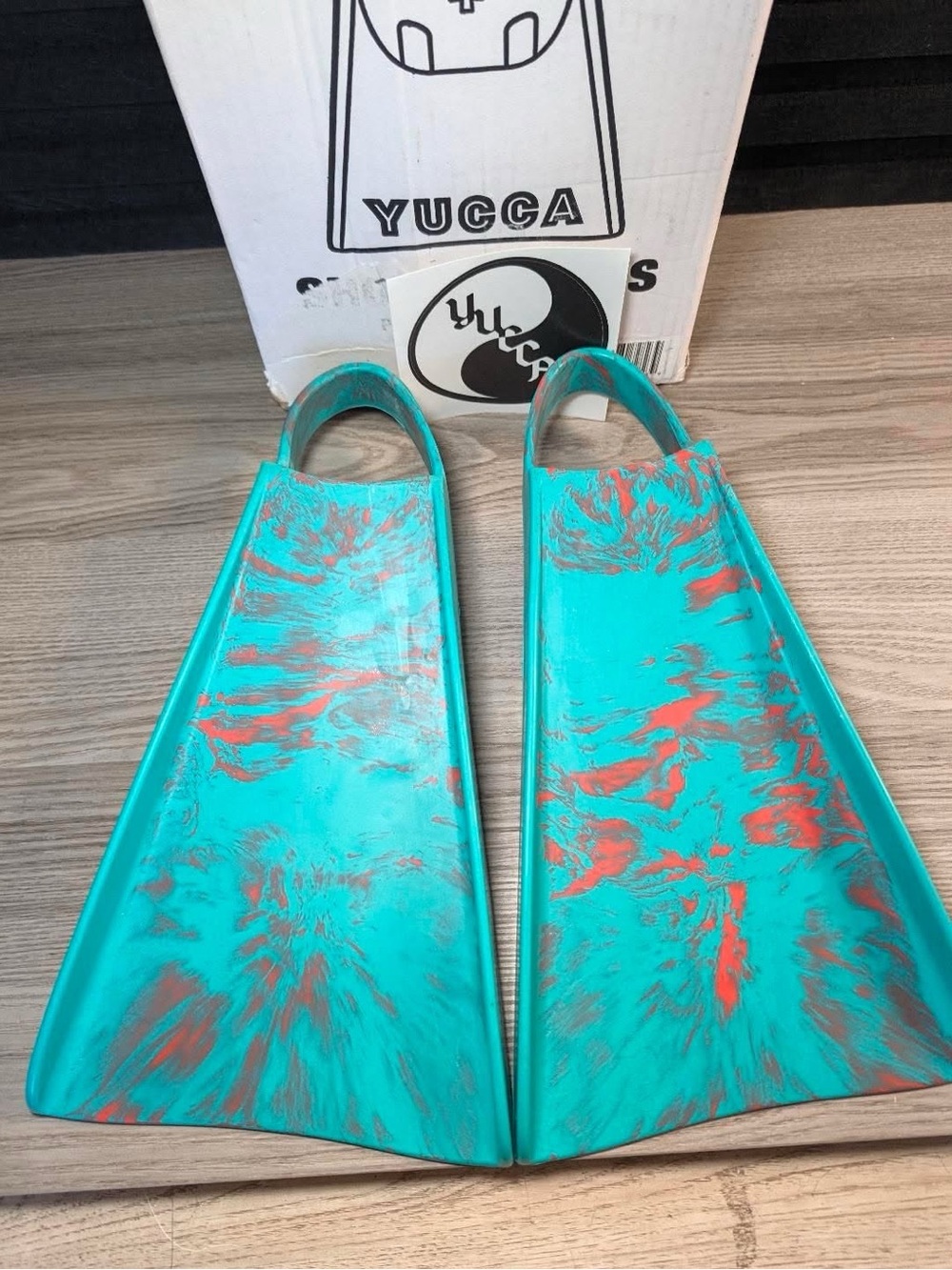 Yucca fins Short Blade Swimfins size medium 7-8 (wiegs model) soft blade